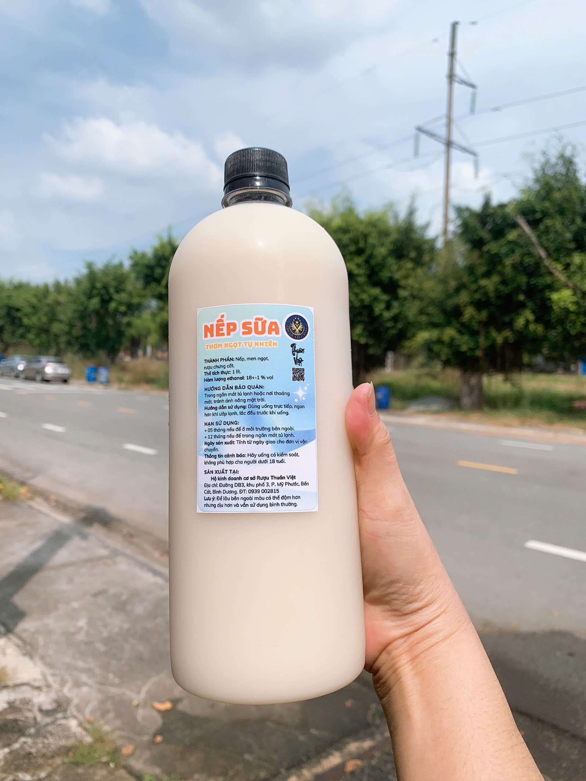Rượu nếp đục (nếp sữa) chai 1 lít, lên men tự nhiên