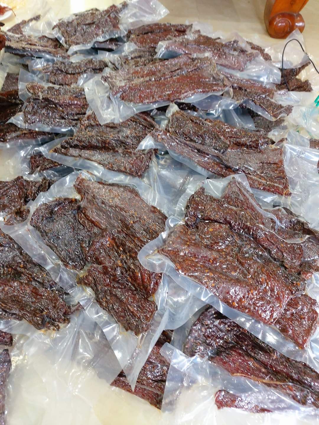 Thịt Lợn Khô Gác Bếp 500gr Tặng Kèm Chẳm Chéo