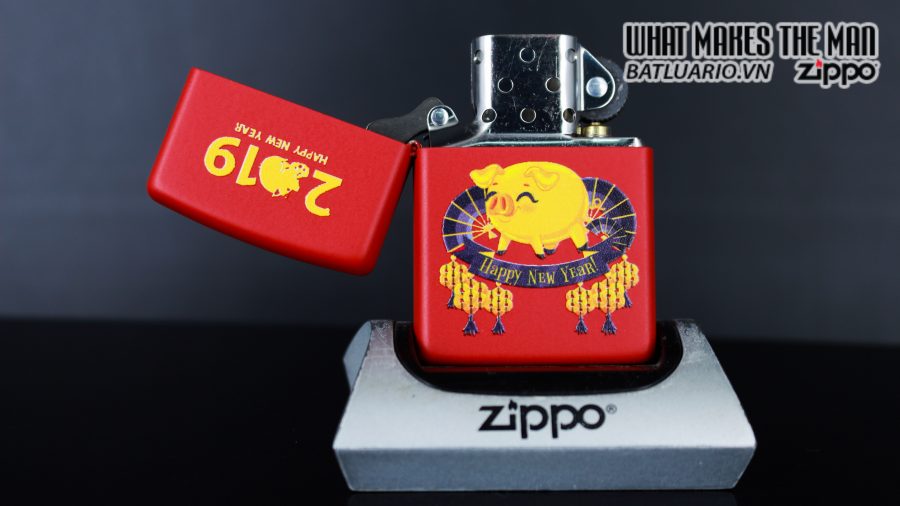 ZIPPO HAPPY NEW YEAR HEO VÀNG 2019
