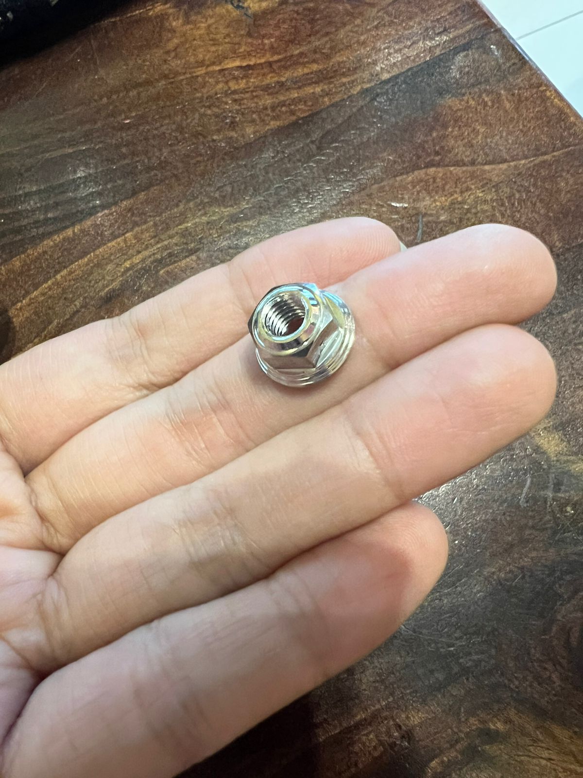 Tán 6ly hở đầu Salaya-Inox (giá 1 con)