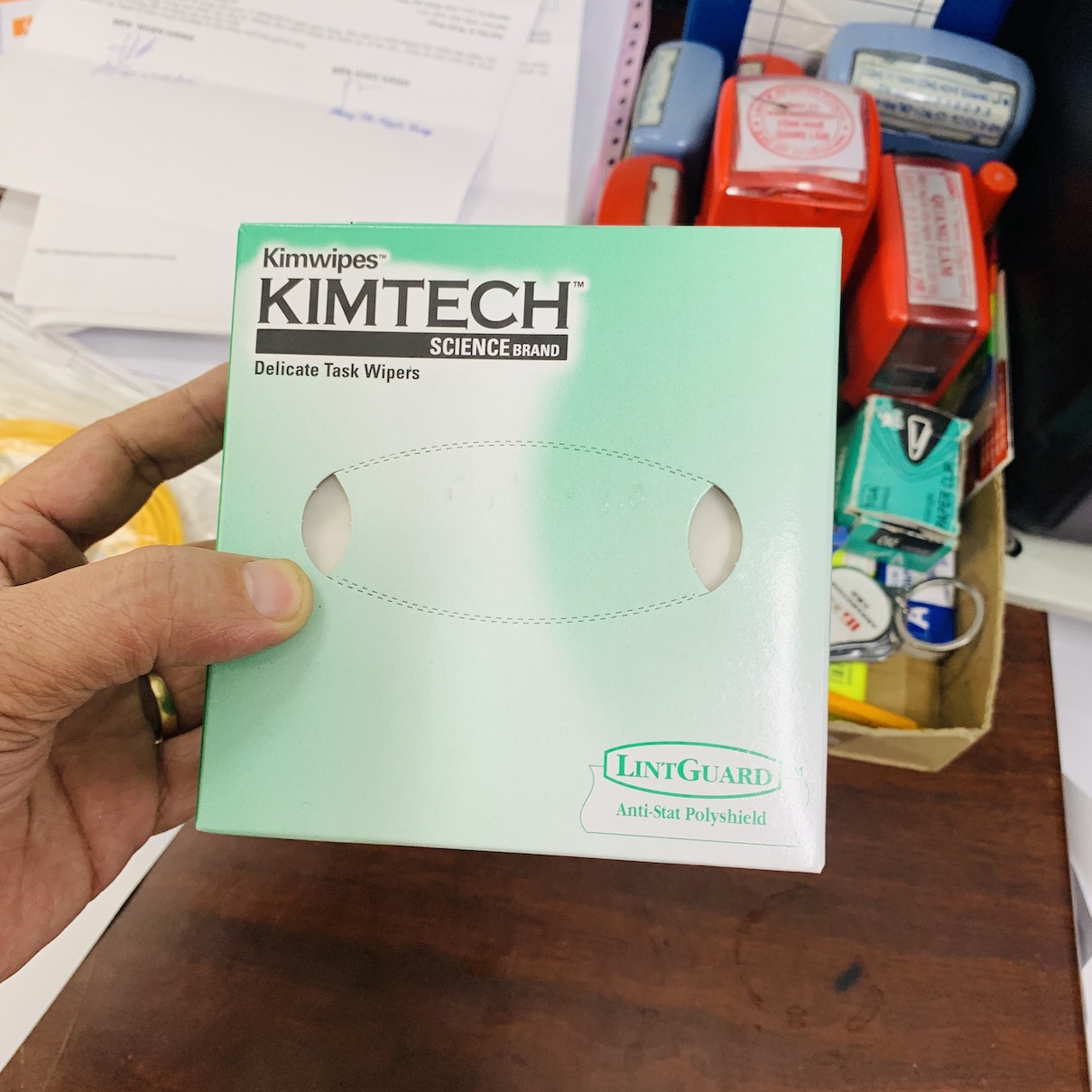 [HCM]Giấy lau kính không bụi KIMTECH Kimwipes 34155