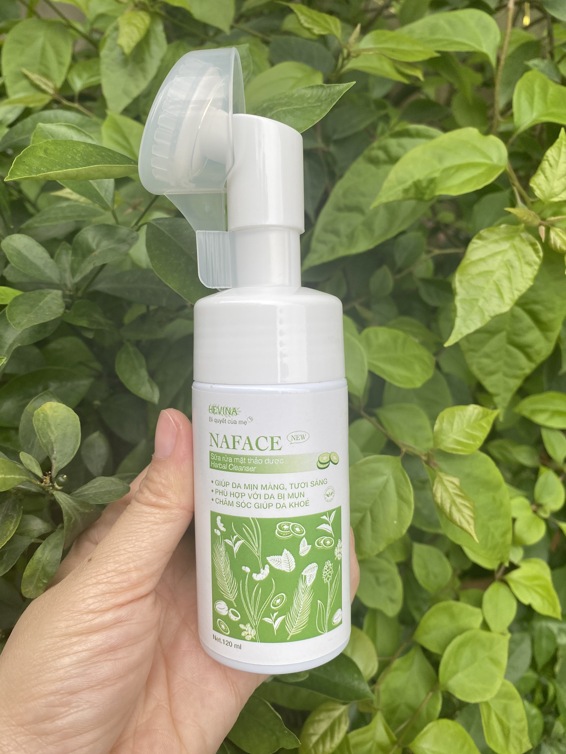 Sữa rửa mặt thảo dược Naface