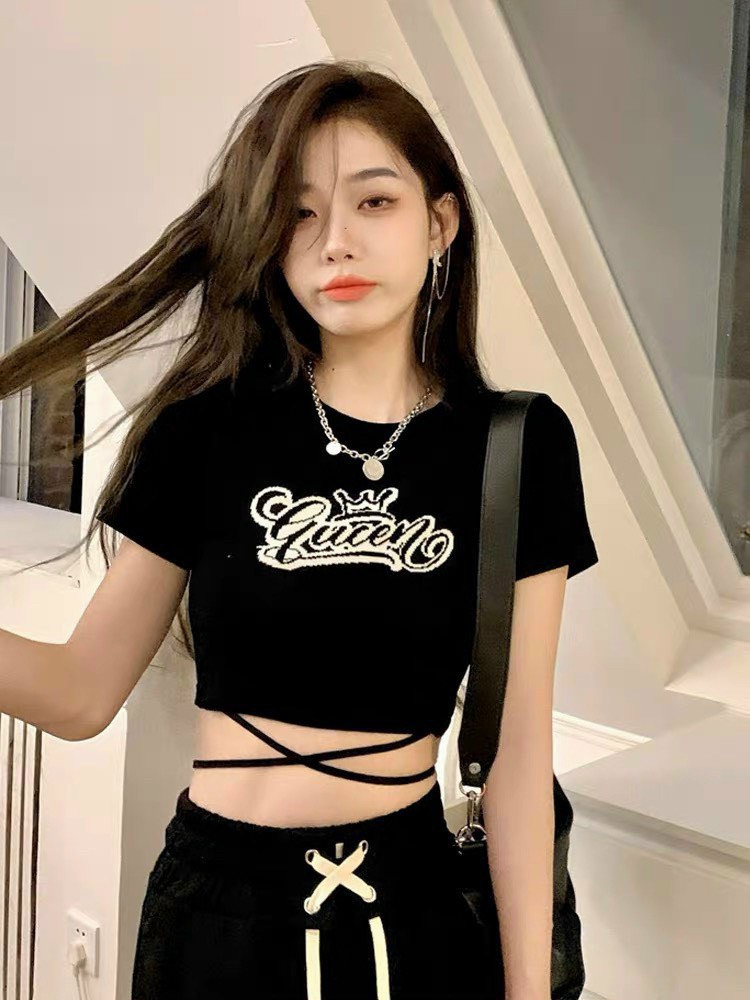 Áo thun borip tay ngắn đan dây eo trơn và in chữ Gucen cực cá tính- áo thun nữ siêu hot TU / QN