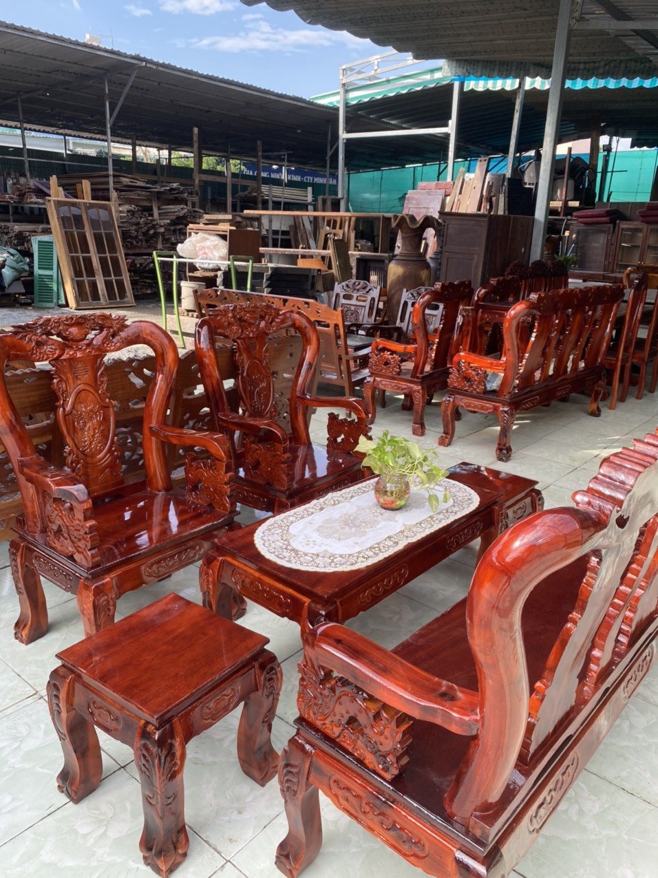 Bàn ghế_Sofa phòng khách gỗ cao cấp