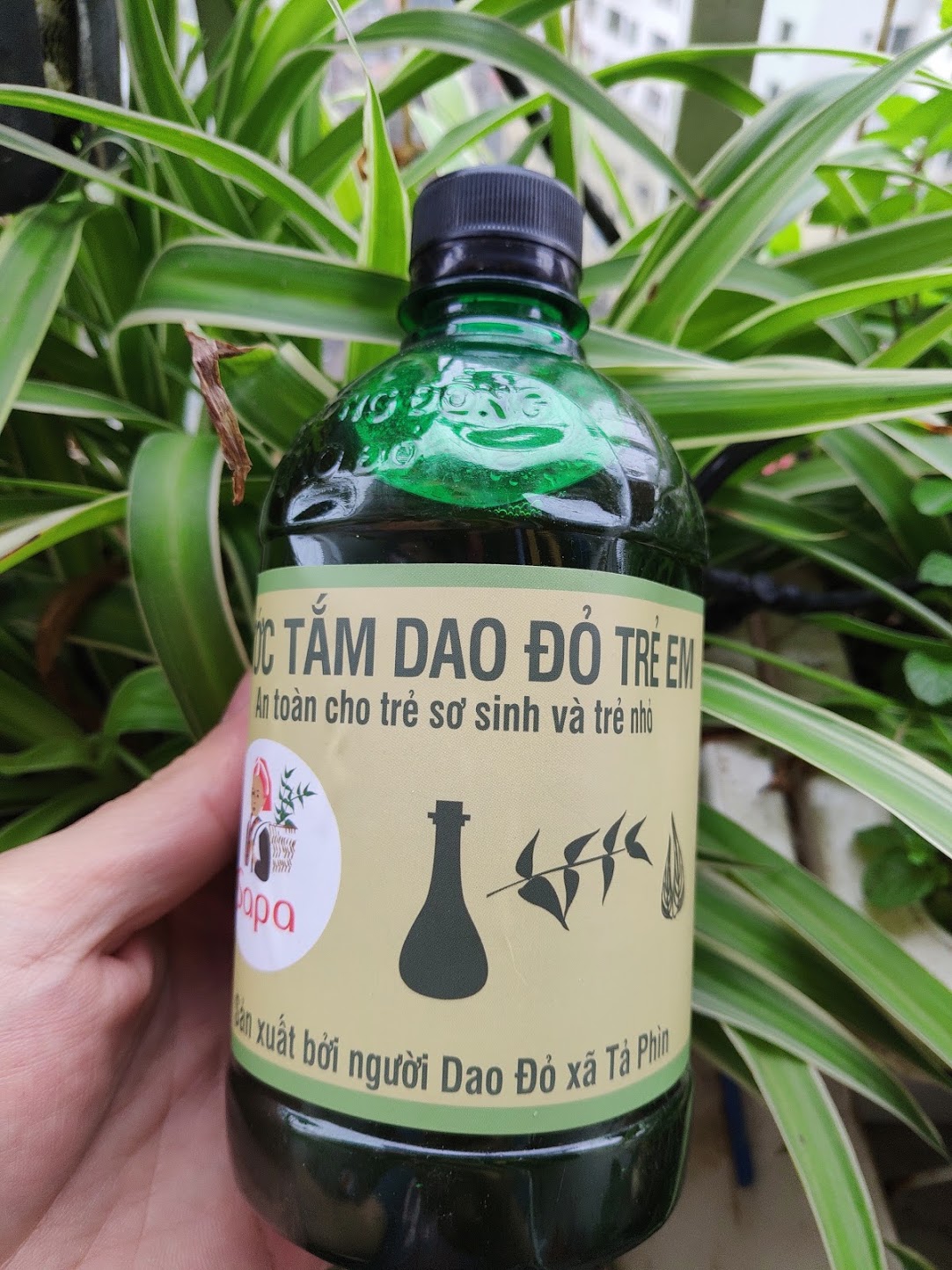 Nước Tắm Dao Đỏ trẻ em chai 500ml
