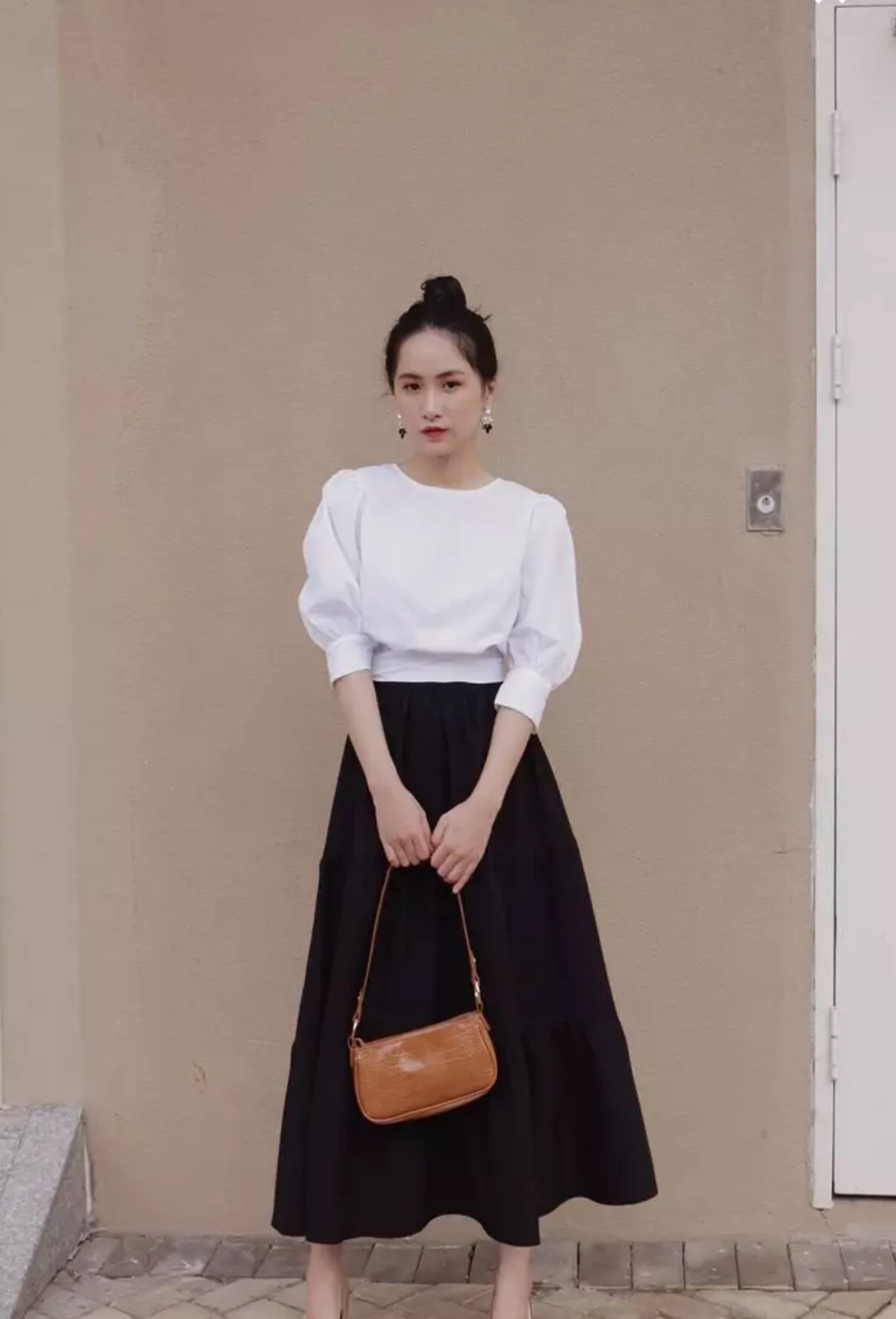 Áo kiểu trắng tay phòng cột nơ eo Croptop
