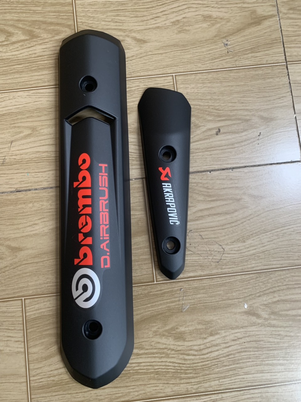 ốp pô spark màu đen nhám chữ rembo