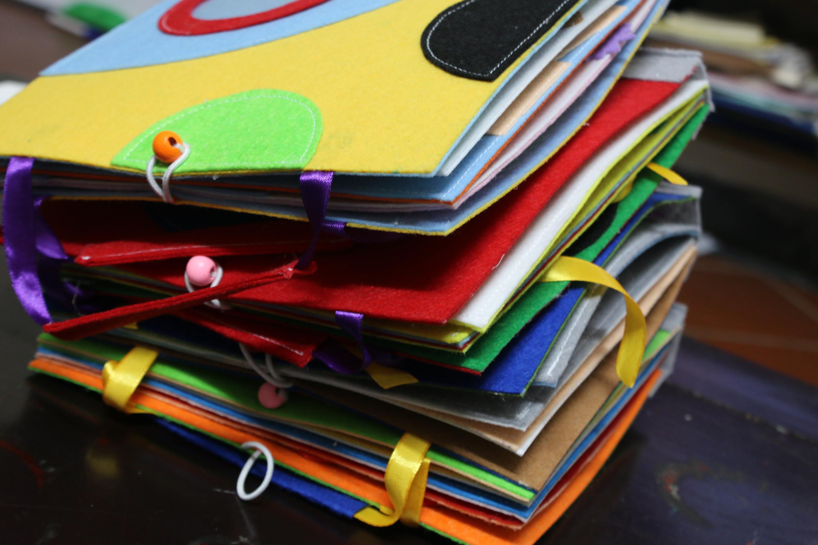 Sách vải Quiet Book cho bé / Sunny Book
