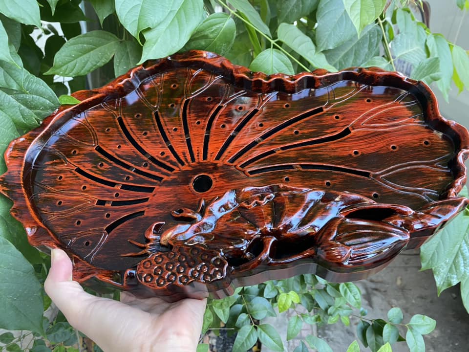 Khay trà lá sen giả vân gỗ sang trọng