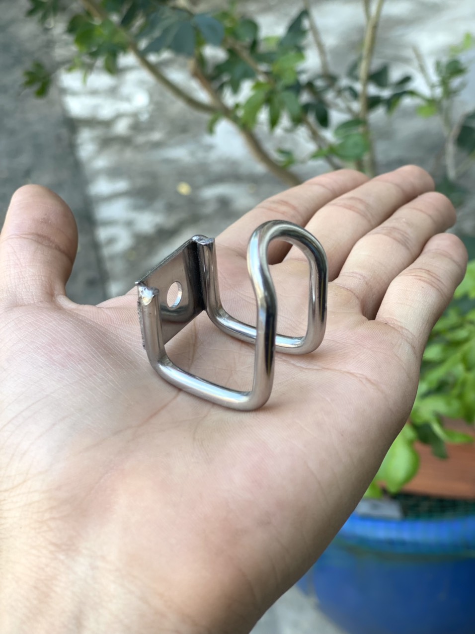 Móc Treo Xe Máy Chữ U Inox-Titan