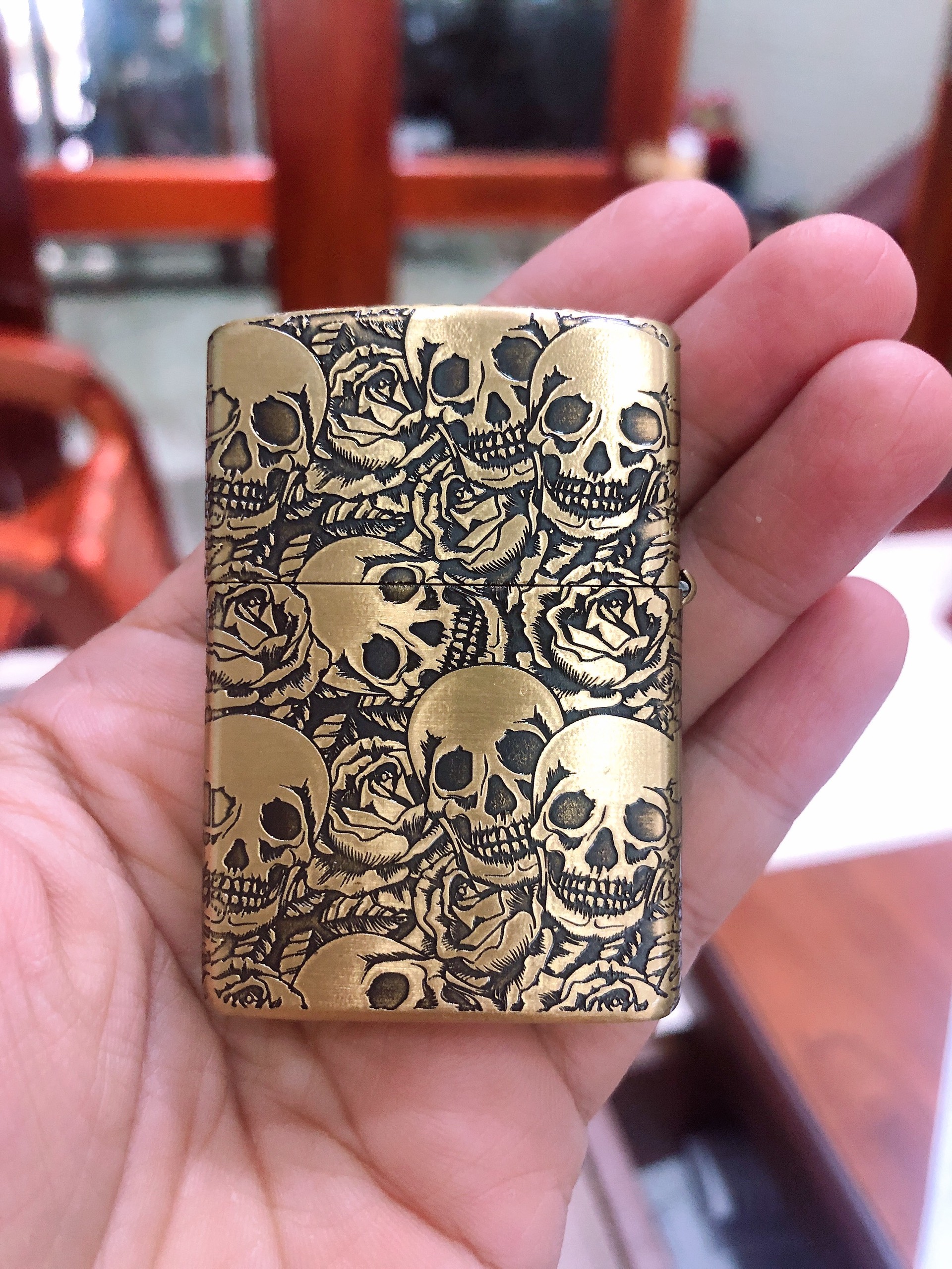 Bật Lửa Zippo Đầu Lâu Khắc Chìm Ruột Vàng - Đáy Lồi