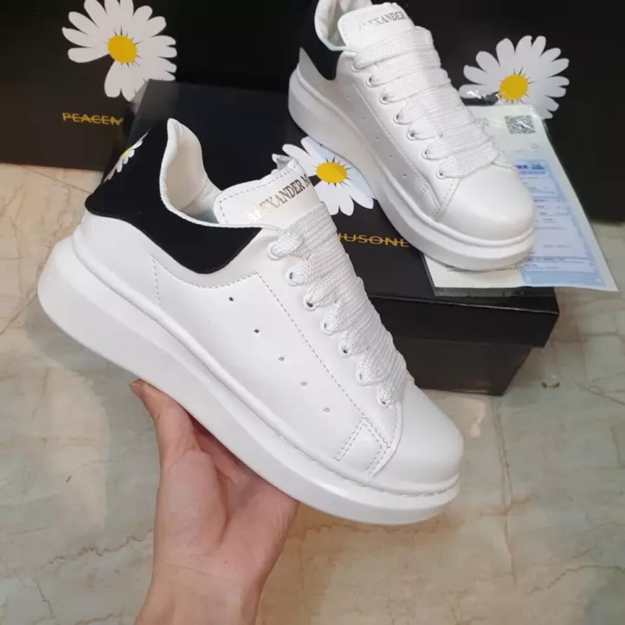 GIÀY SNEAKER_MC QUEEN Hoa Cúc  SIÊU HÓT 2020