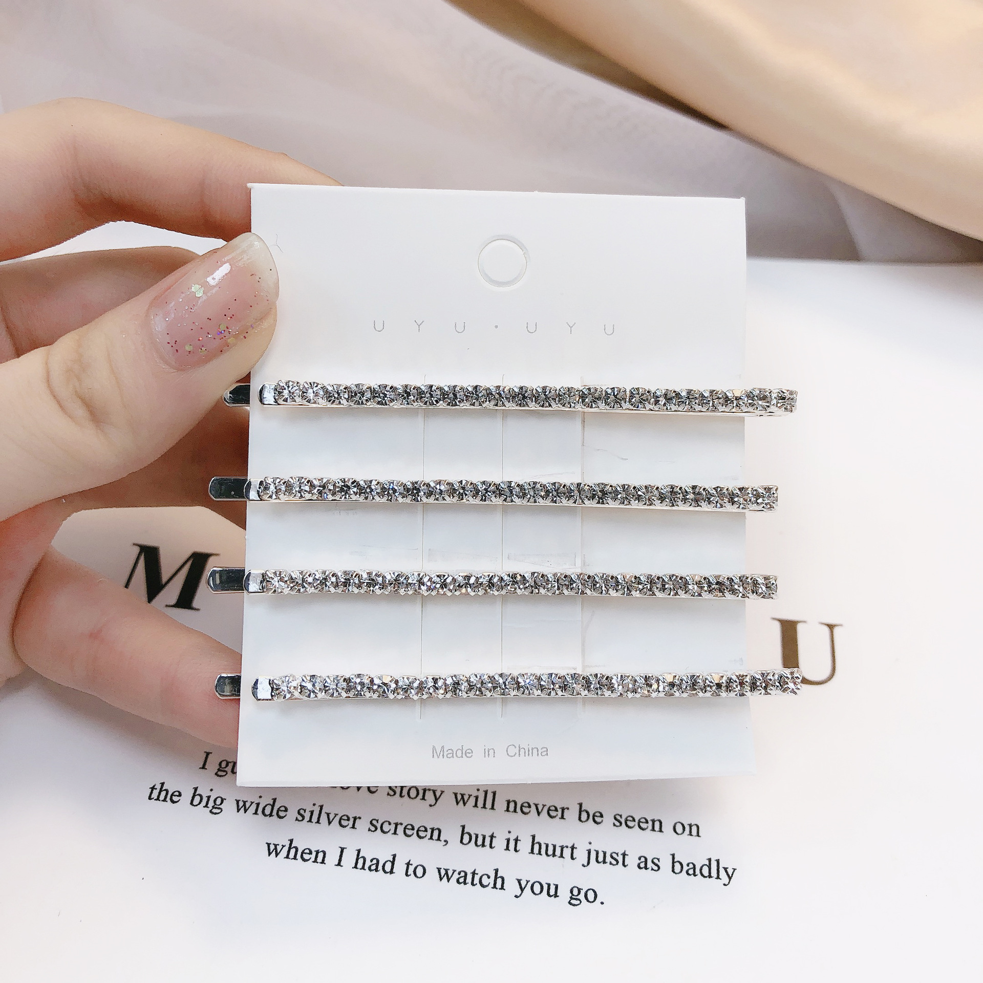 [HCM]Set 4 Kẹp Tăm Đính Kim Tuyến Lấp Lánh Jennie Blackpink - Vani Store