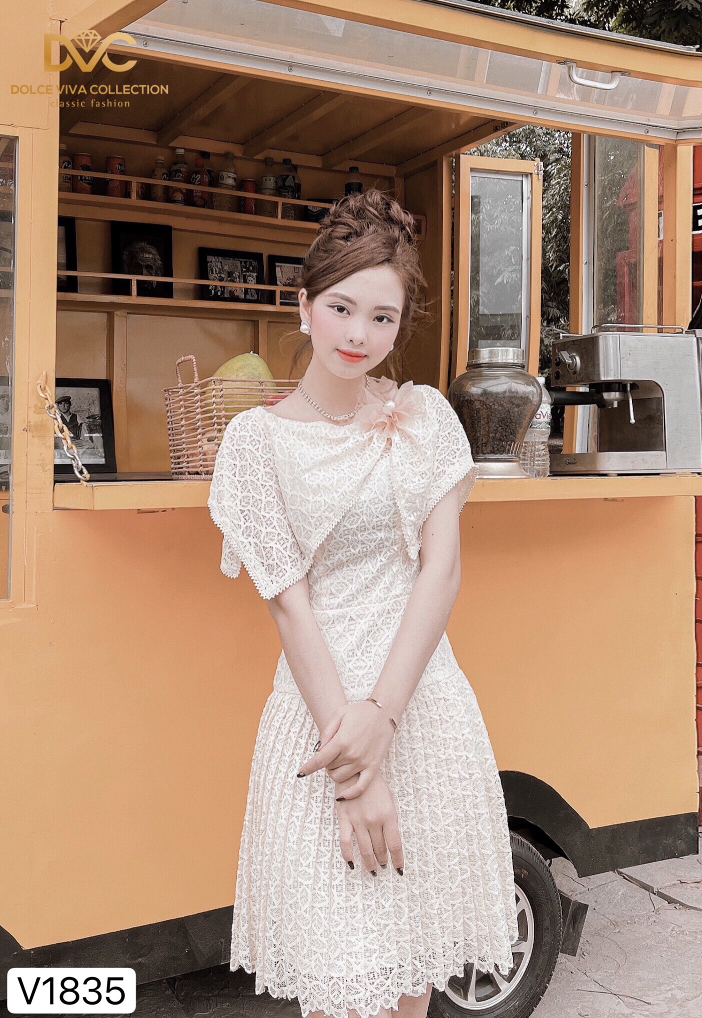 Váy ren be dập ly chân thiết kế V1835 - (Kèm ảnh thật trải sàn do shop tự chụp)