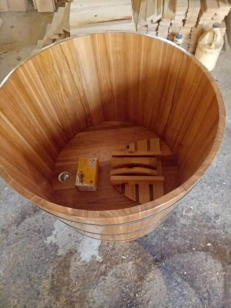 bồn tắm tròn gỗ thông