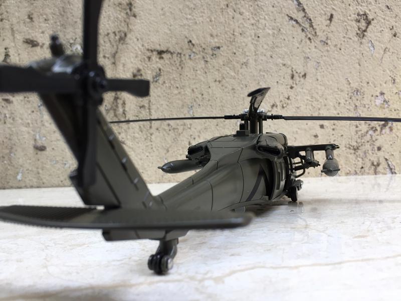 Mô hình máy bay Trực Thăng UH-60 Black Hawk 1:72
