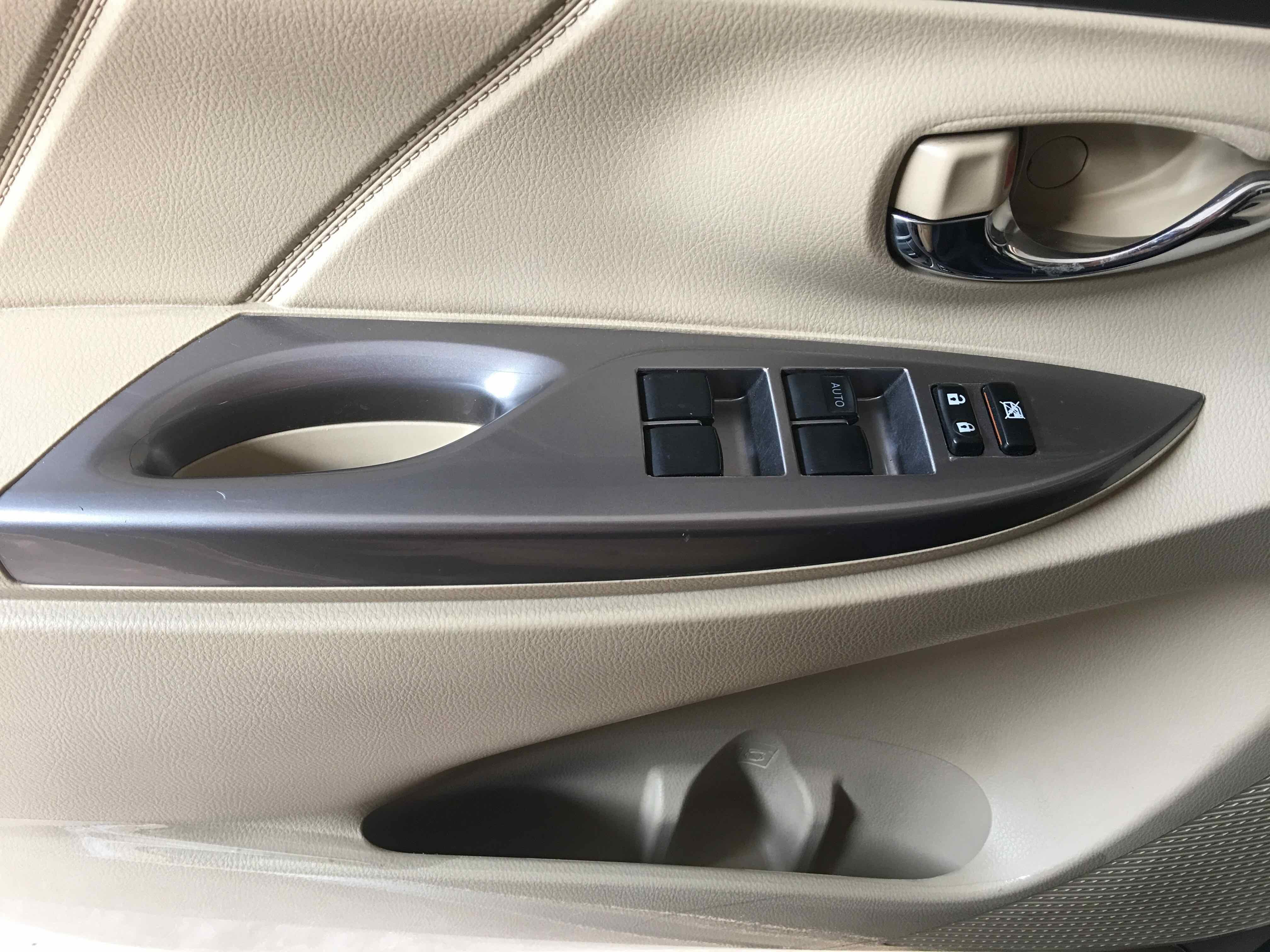 ốp nội thất 4 cánh cửa theo xe vios 2014-2018