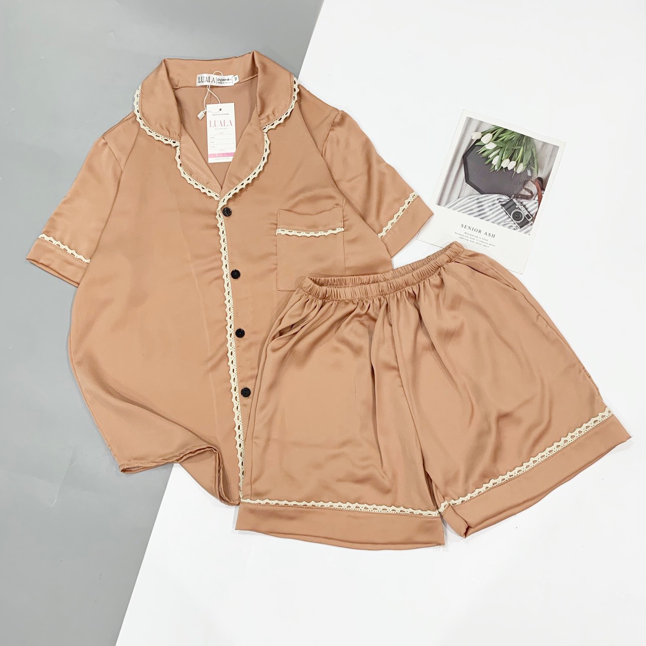 Bộ Pijama Cộc Đùi Lụa Cổ Tiểu Thư Bèo Siêu Xinh