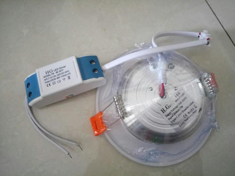 Đèn led âm trần 7w 3 màu viền vàng, bạc