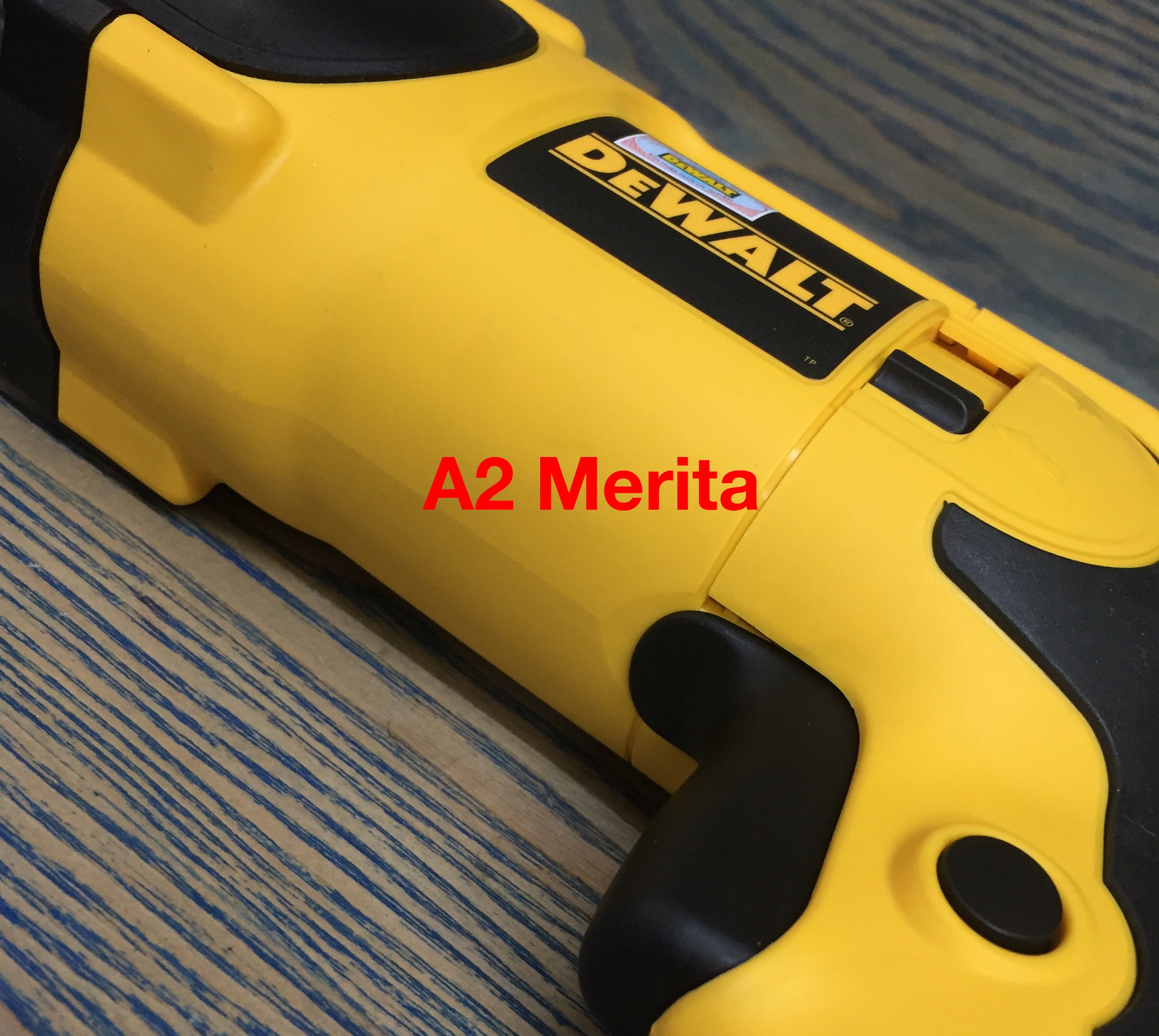 Máy Khoan 3 Chức năng  650W  DeWalt D25013K (Tặng kèm 3 mũi khoan beton)