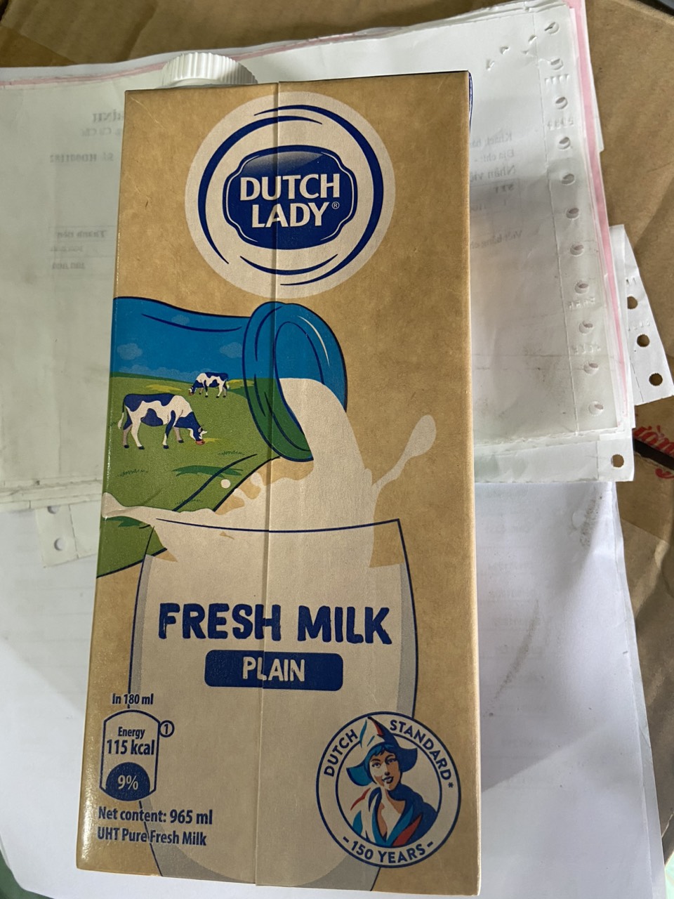 Hộp Sữa Tươi Tiệt Trùng Dutch Lady CÓ Đường 1 Lít- HSD 07 12 2023