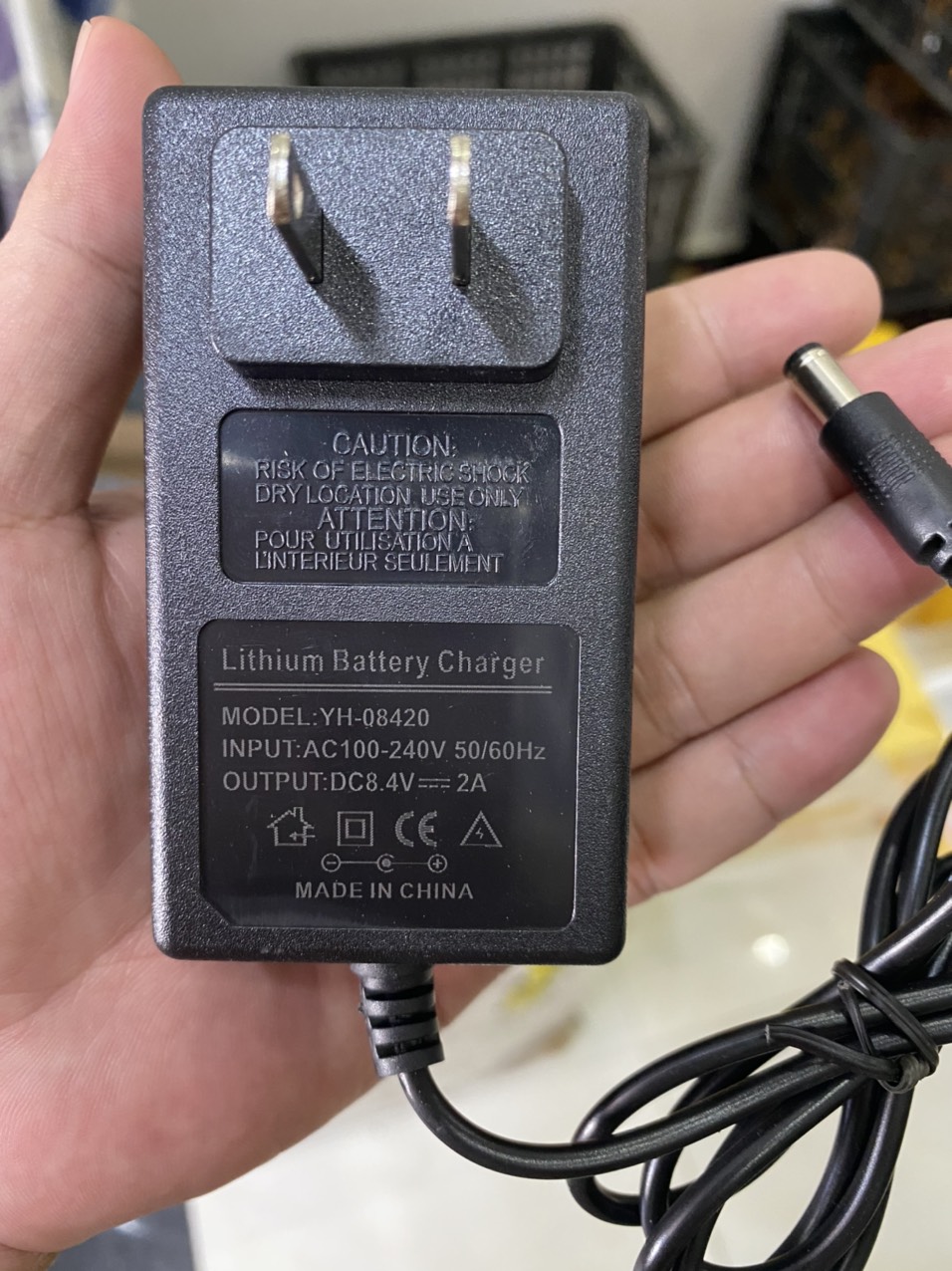 Sạc 2s 8.4v - 2a dùng cho pin lion 3.7v
