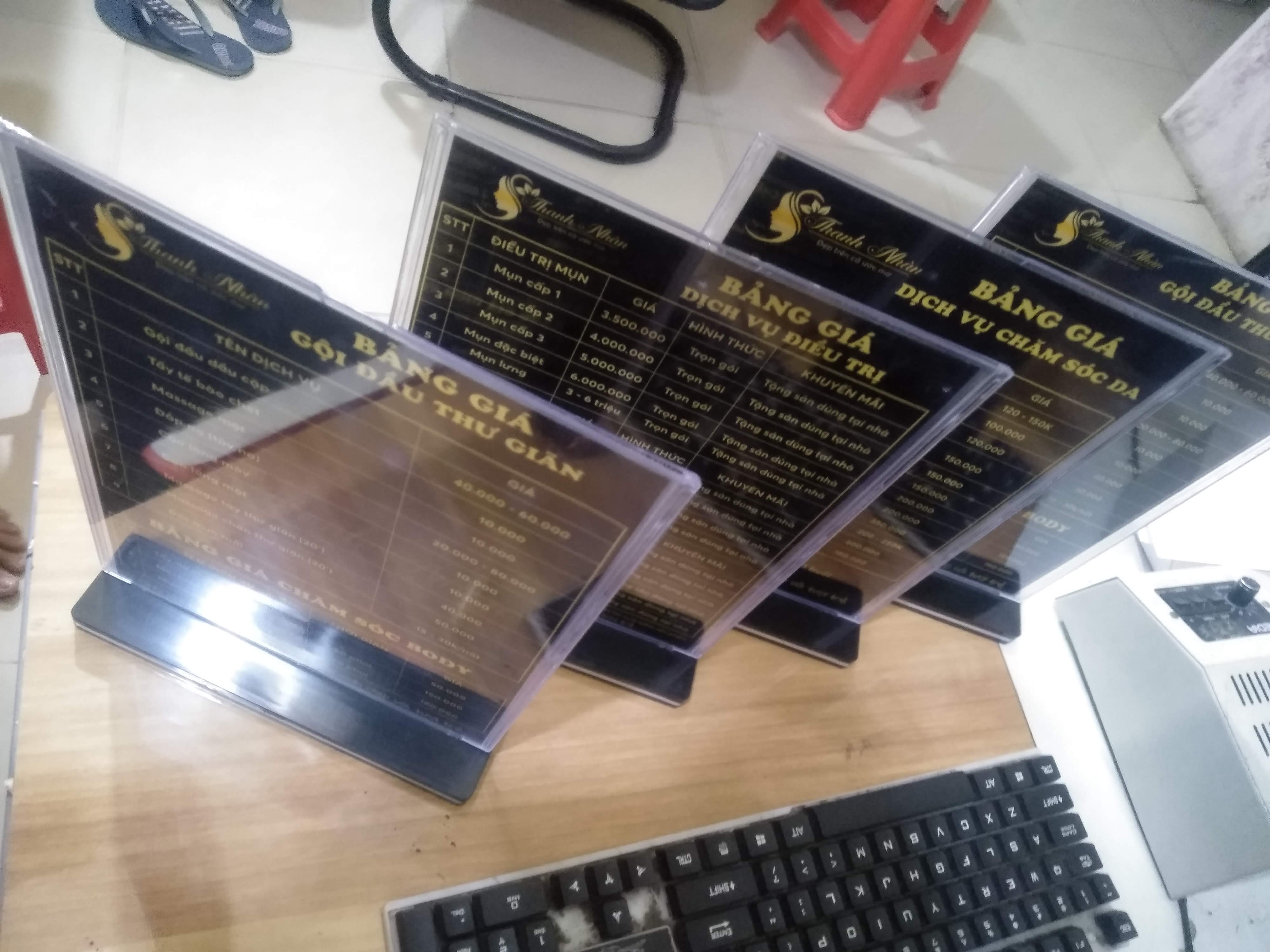 Menu Mica A4 để bàn cho Spa, nhà hàng, quán ăn