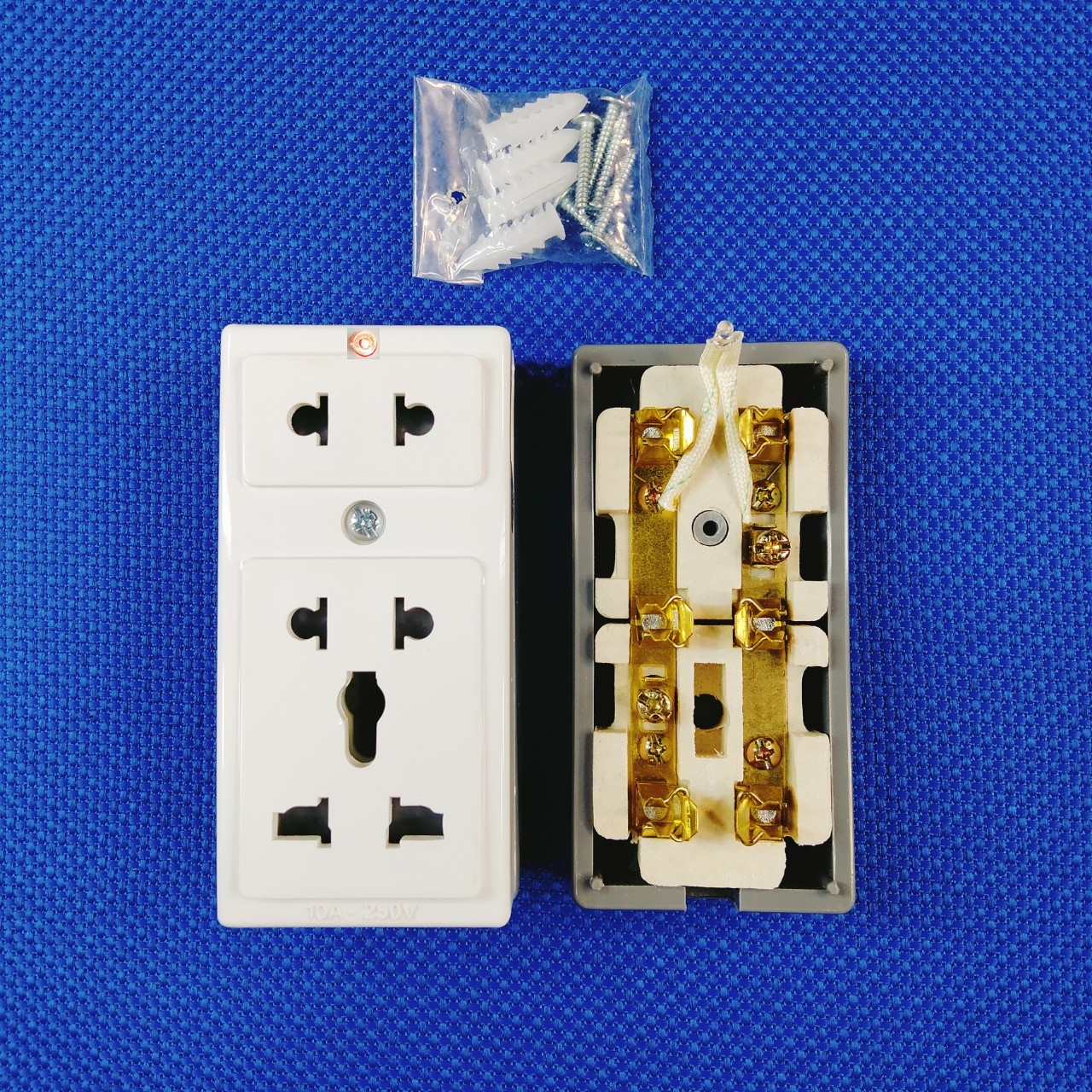 Ổ cắm điện SỨ CHỊU TẢI CAO 6.000W đa năng CAO CẤP + BH 3 NĂM + 3 Lỗ cắm lõi SỨ chịu tải, chịu nhiệt ĐA NĂNG + Đèn LED báo