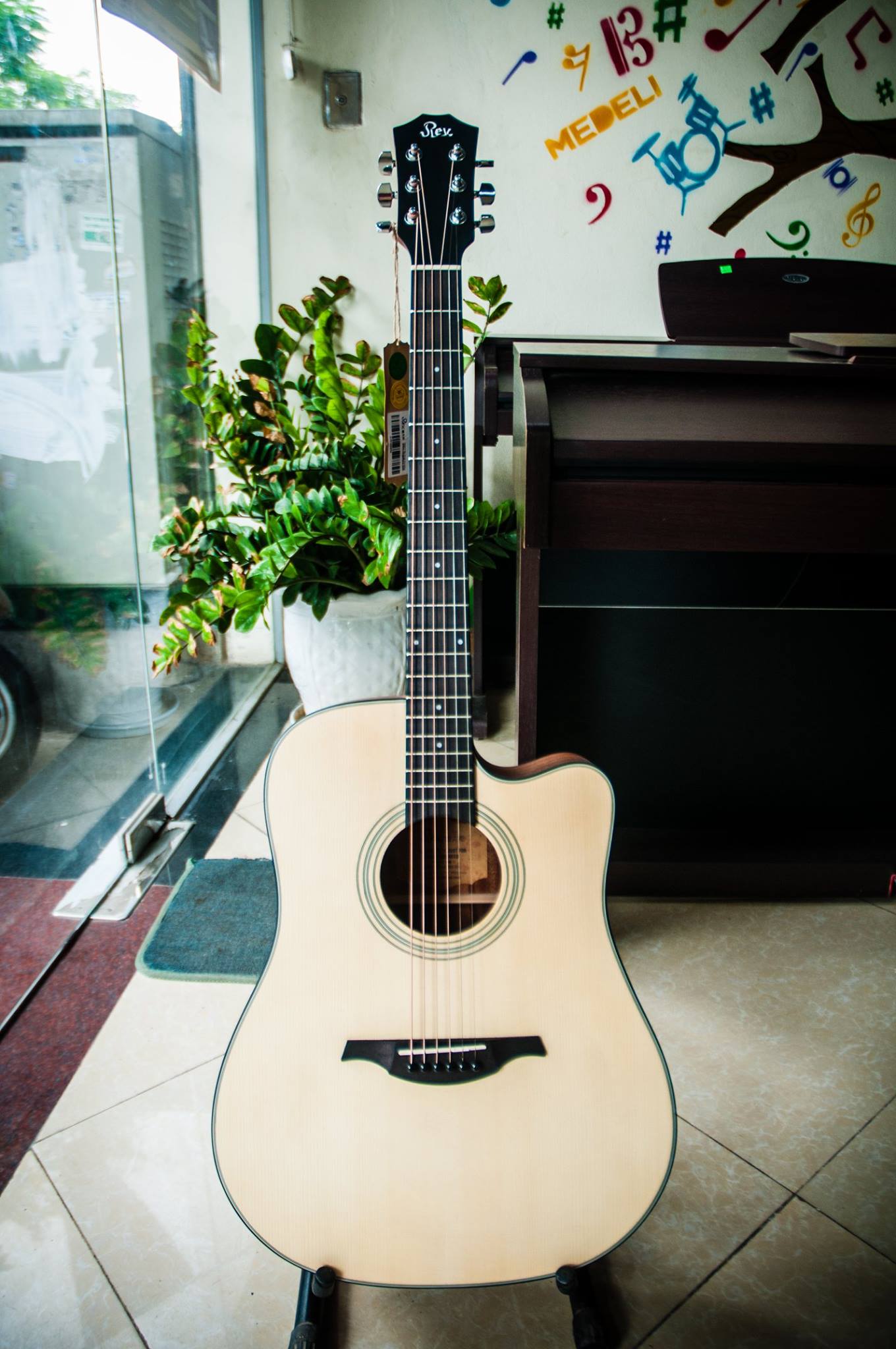 Đàn Guitar Acoustic Rex RD1C-NM Cao Cấp
