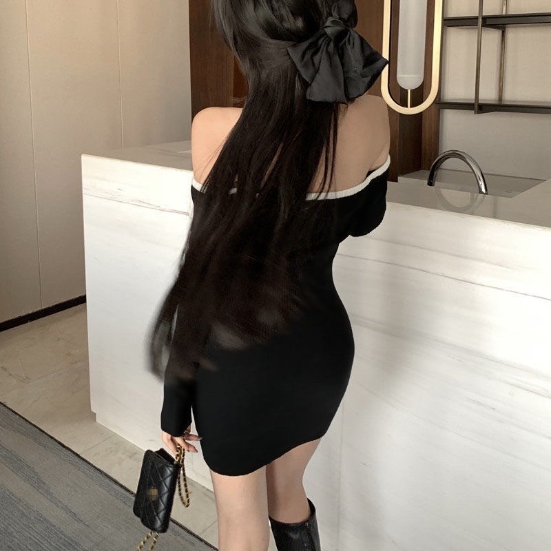 Đầm bệt vai phối khoá kiểu viền