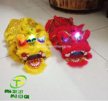 Đầu lân cầm tay trang trí