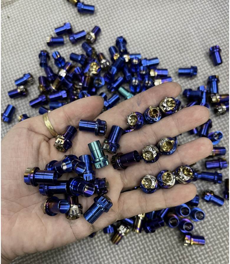 (2 con) Van vòi Titan GR5 M8 thông dụng tất cả các loại xe