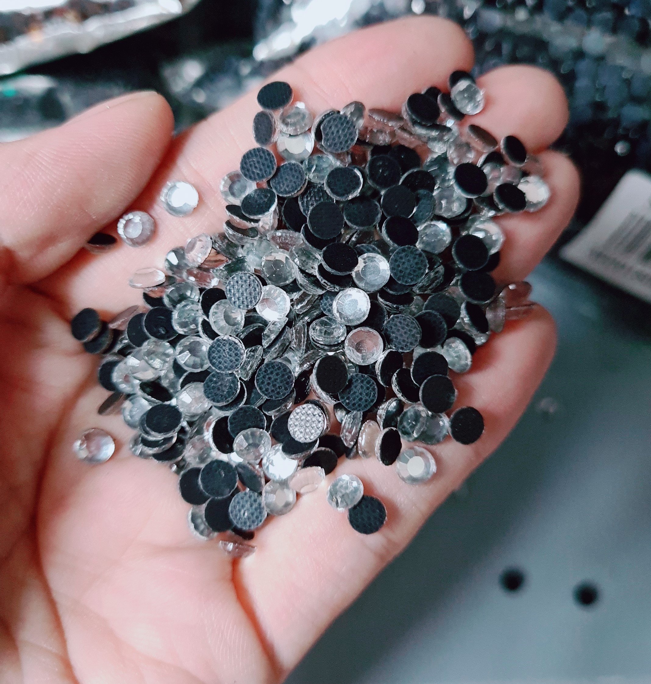 50Gram hạt đá ủi đẹp 6mm để trang trí tạo điểm nhấn cho trang phục