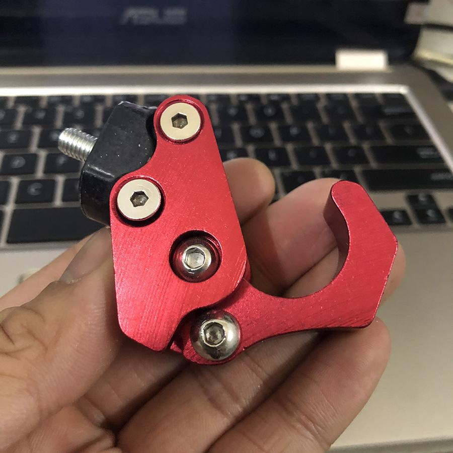 [HCM]Móc Treo Đồ Biker Gắn Xe Máy [ Màu Đỏ ]