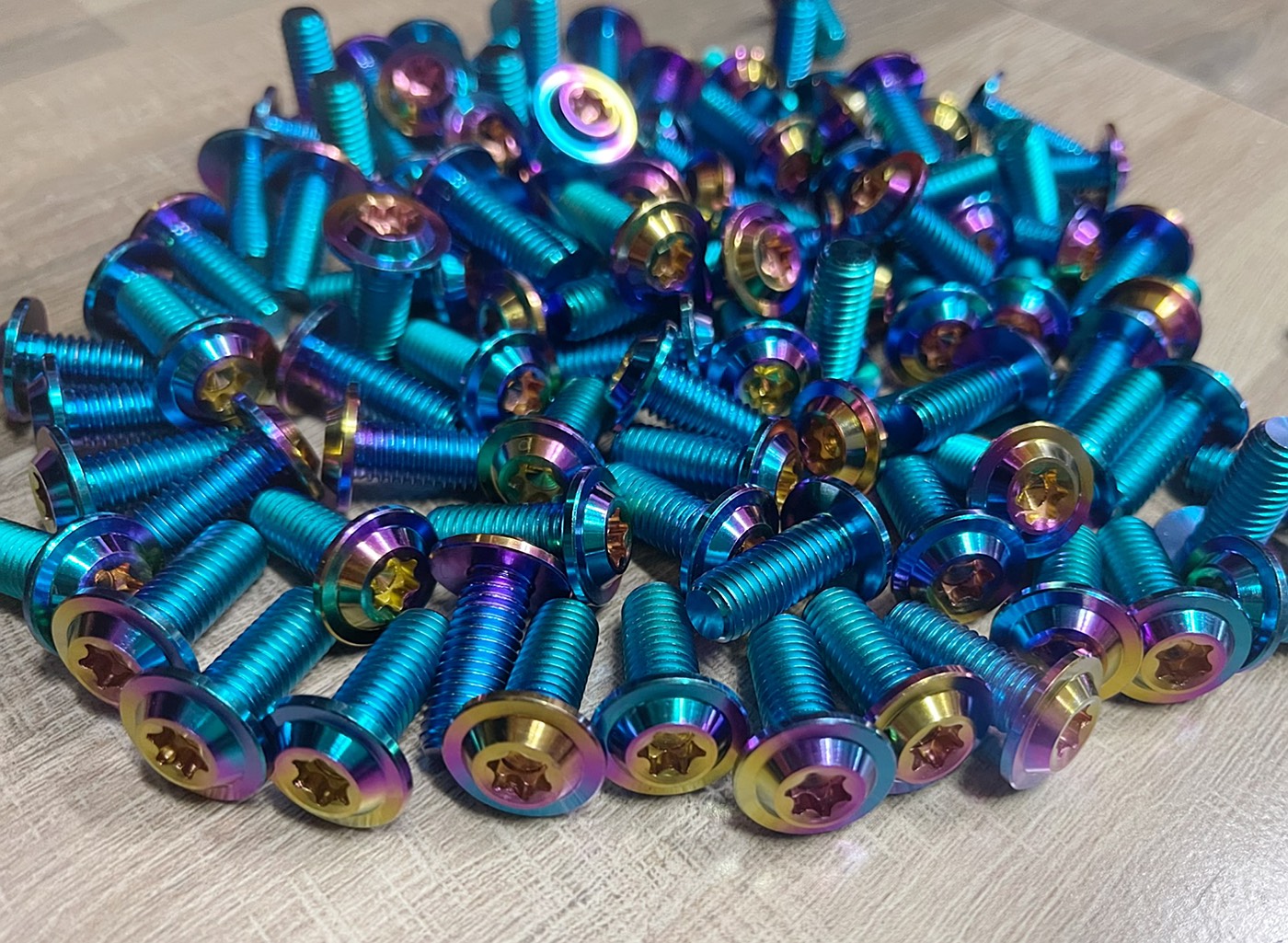 Ốc Đĩa Titan Gr5 3 Màu 8li20 - 8li25