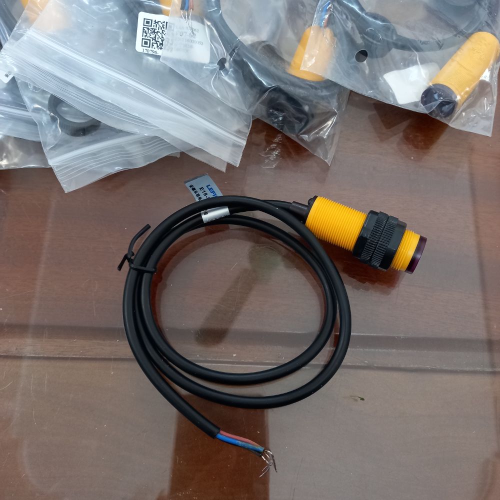 Cảm biến hồng ngoại quang điện E18-D80NK (Hàng cao cấp)