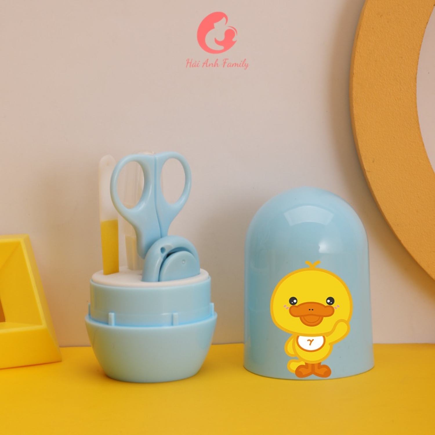 Bộ 4 món dụng cụ kéo, kềm cắt móng tay cho bé