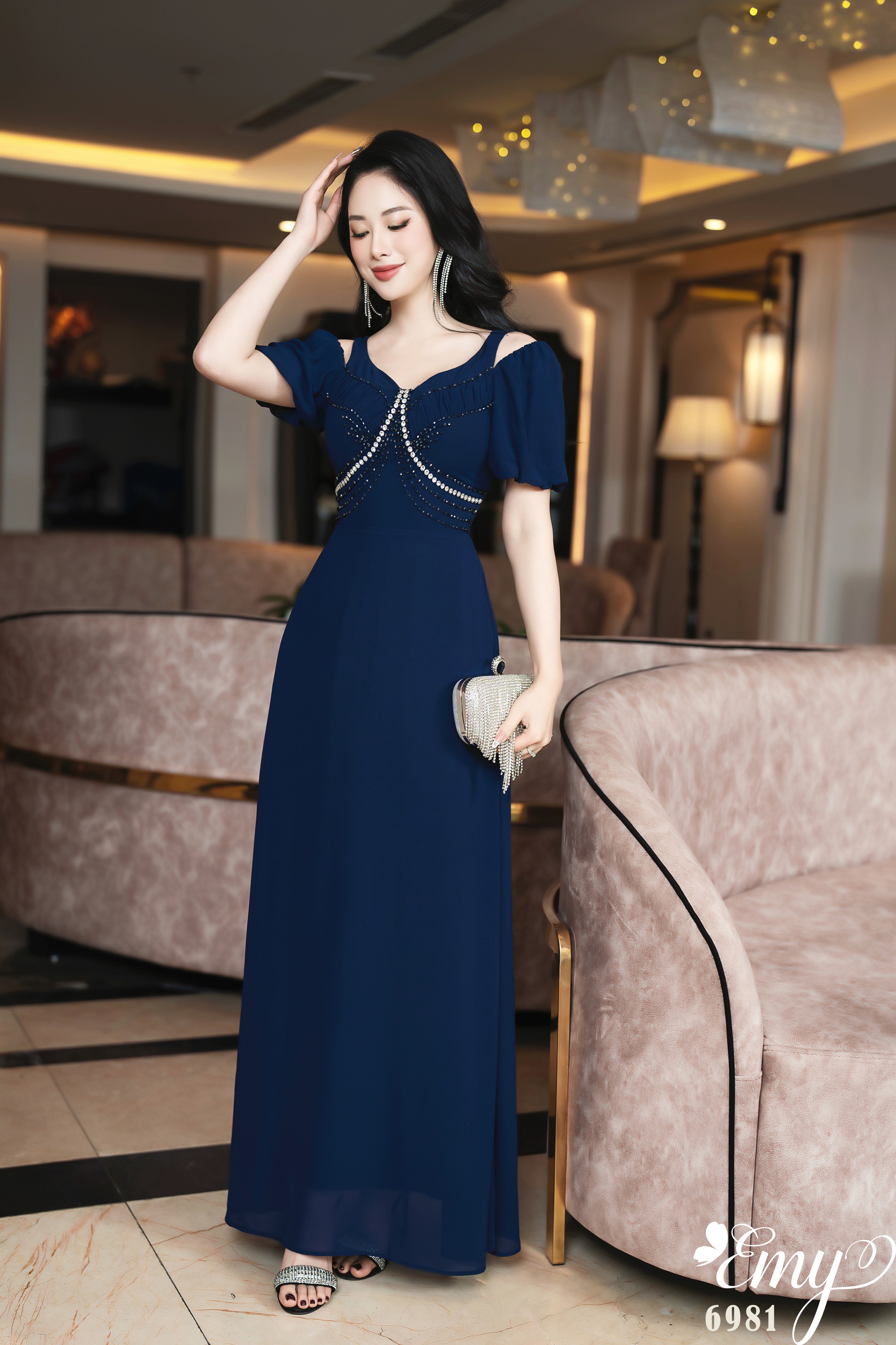 Đầm EMY EM6981 Dạ Hội Cổ Cách Điệu