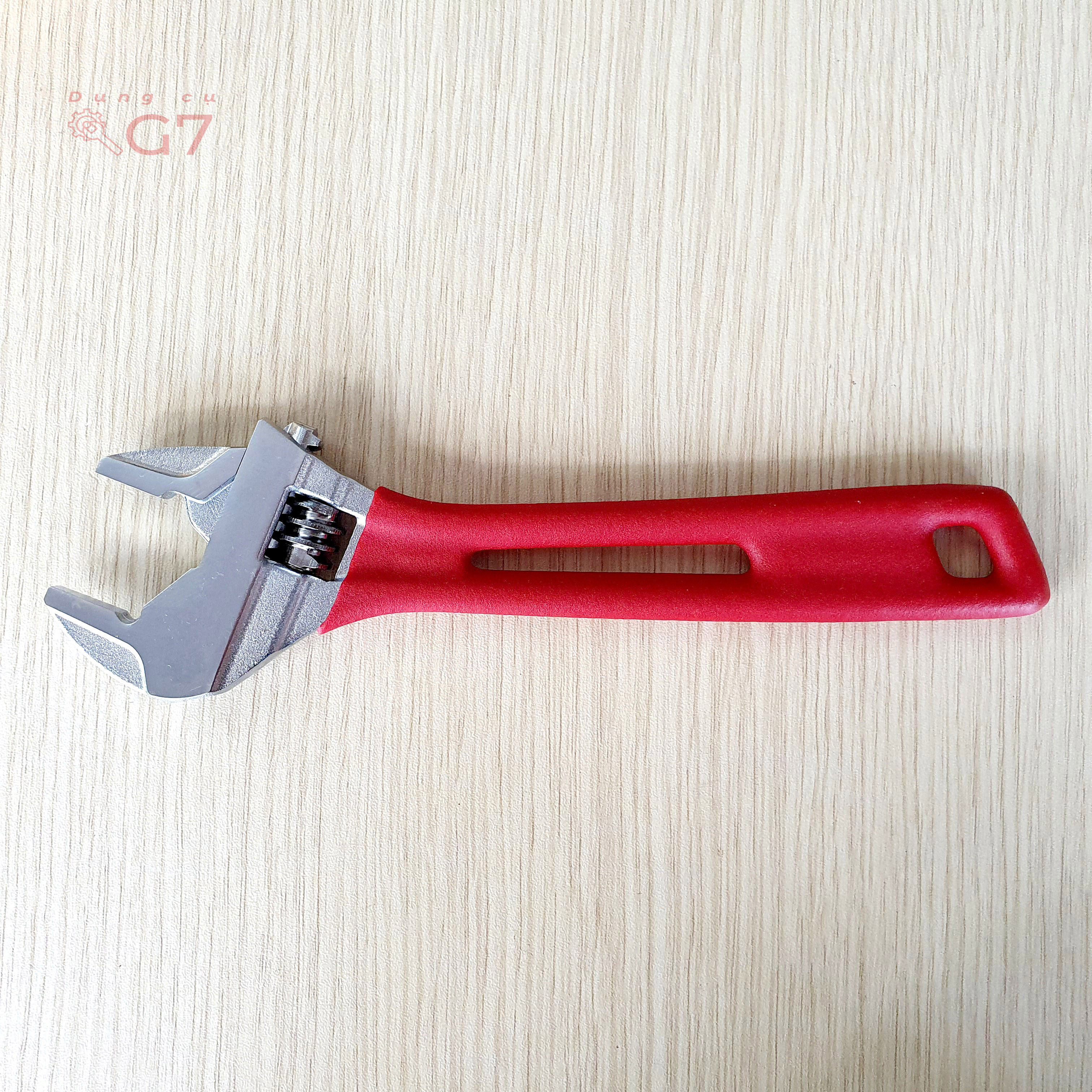 Mỏ lết Lobster UM30XD Made In Japan