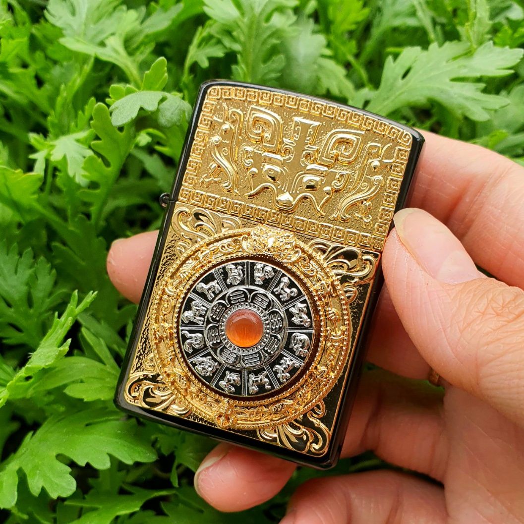 ( Chính Hãng ) Bật Lửa Xăng Đá Chief Nút Xoay 12 Con Giáp Cẩn Ngọc ( Có Hộp - Lửa Thường )