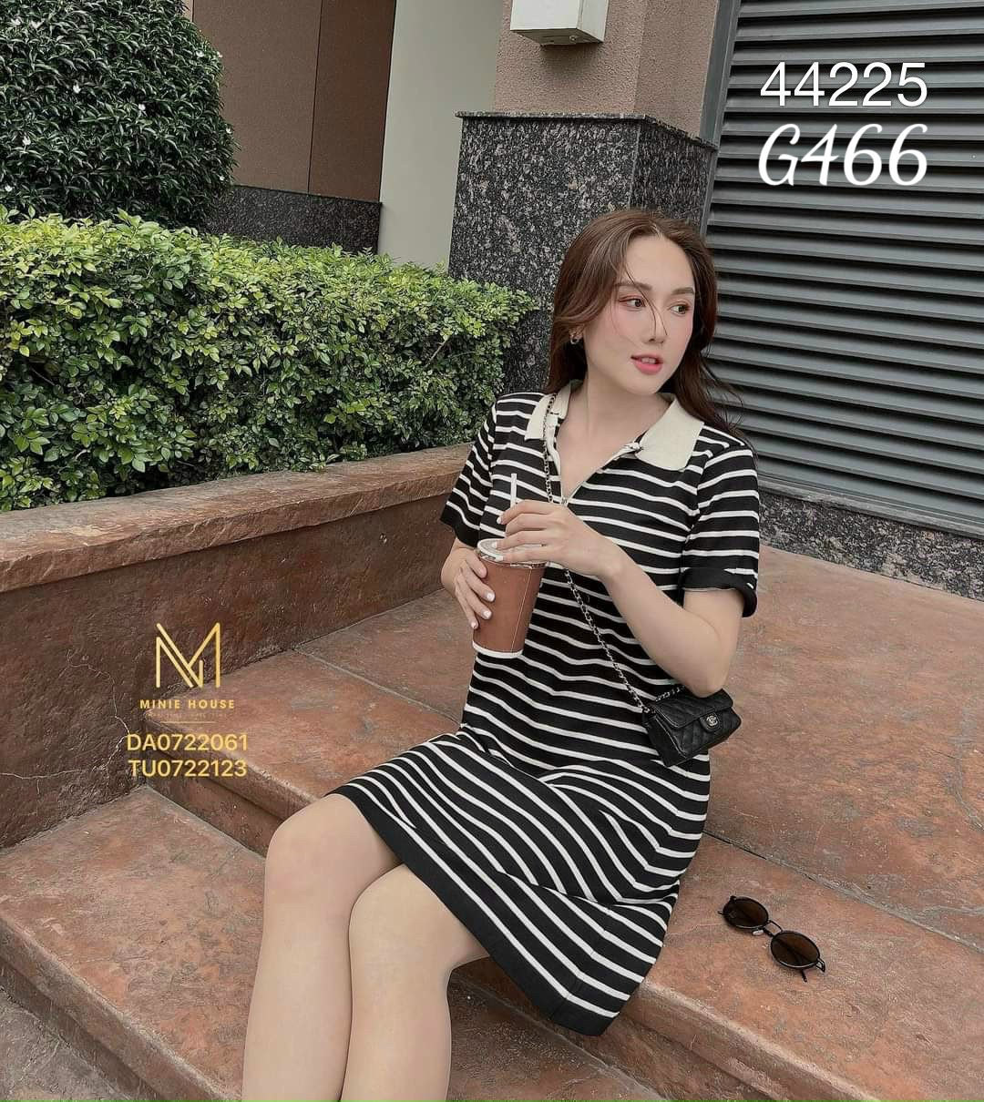 Đầm thun cổ trụ kẻ sọc phối khoá kéo Chất liệu thun gân G466