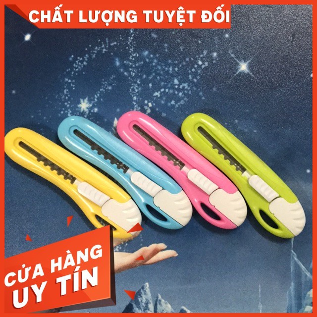 Dao dọc giấy deli 2024