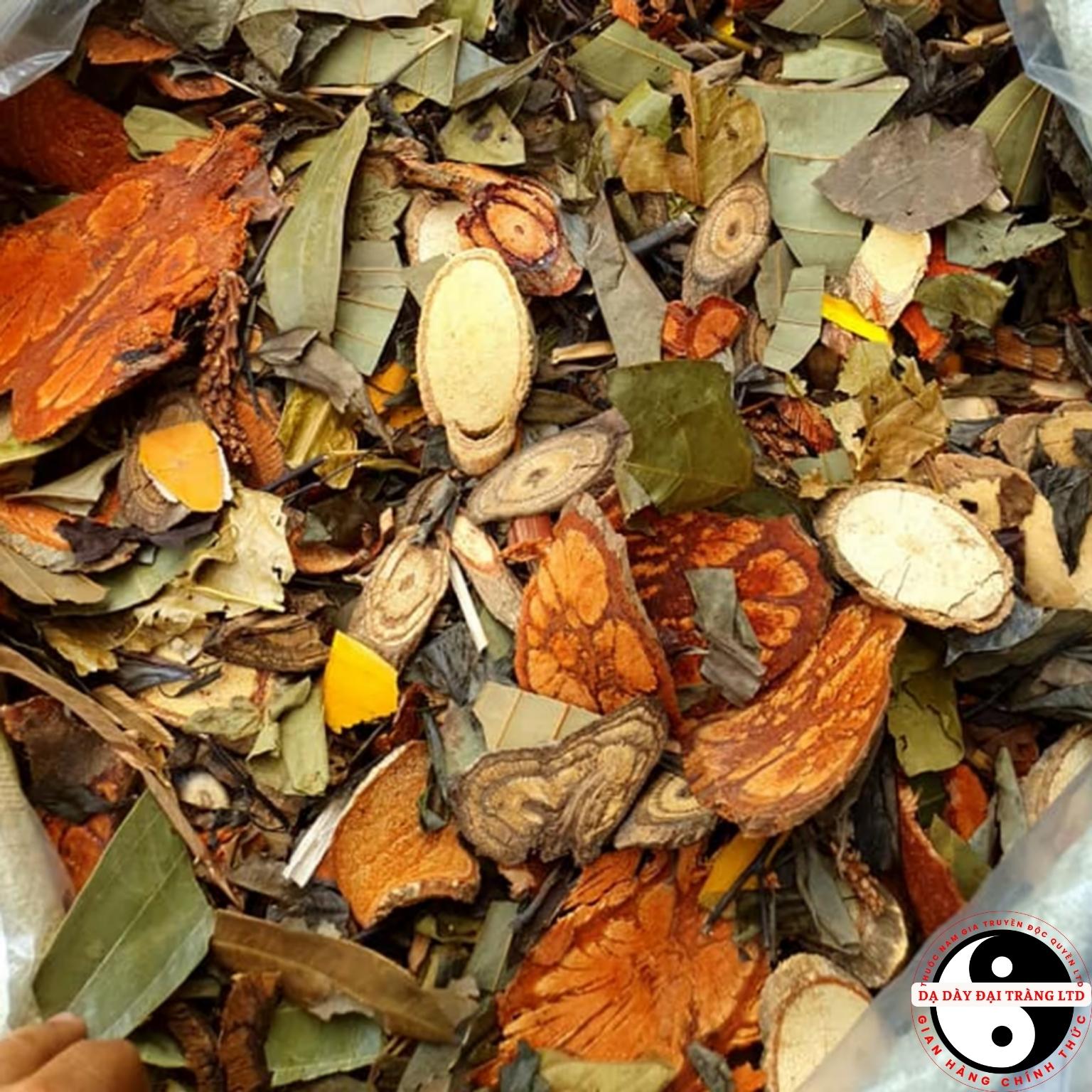 Lá tắm người dao đỏ sau sinh, lá tắm thảo dược người dao đỏ chuẩn vị cho mẹ, cho bé, sơ sinh