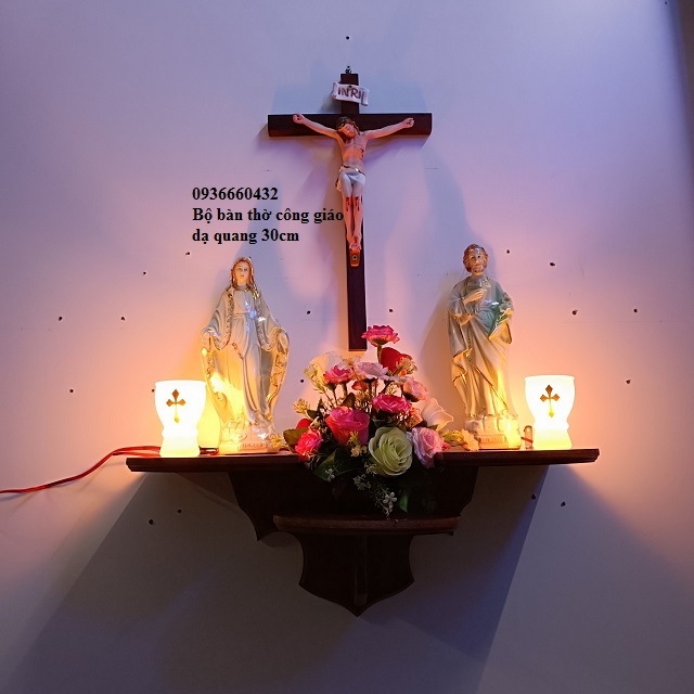 Bộ bàn thờ công giáo tượng Đức mẹ Ban Ơn Thánh Giuse 30cm màu dạ quang, kệ gỗ, hoa, đèn đầy đủ