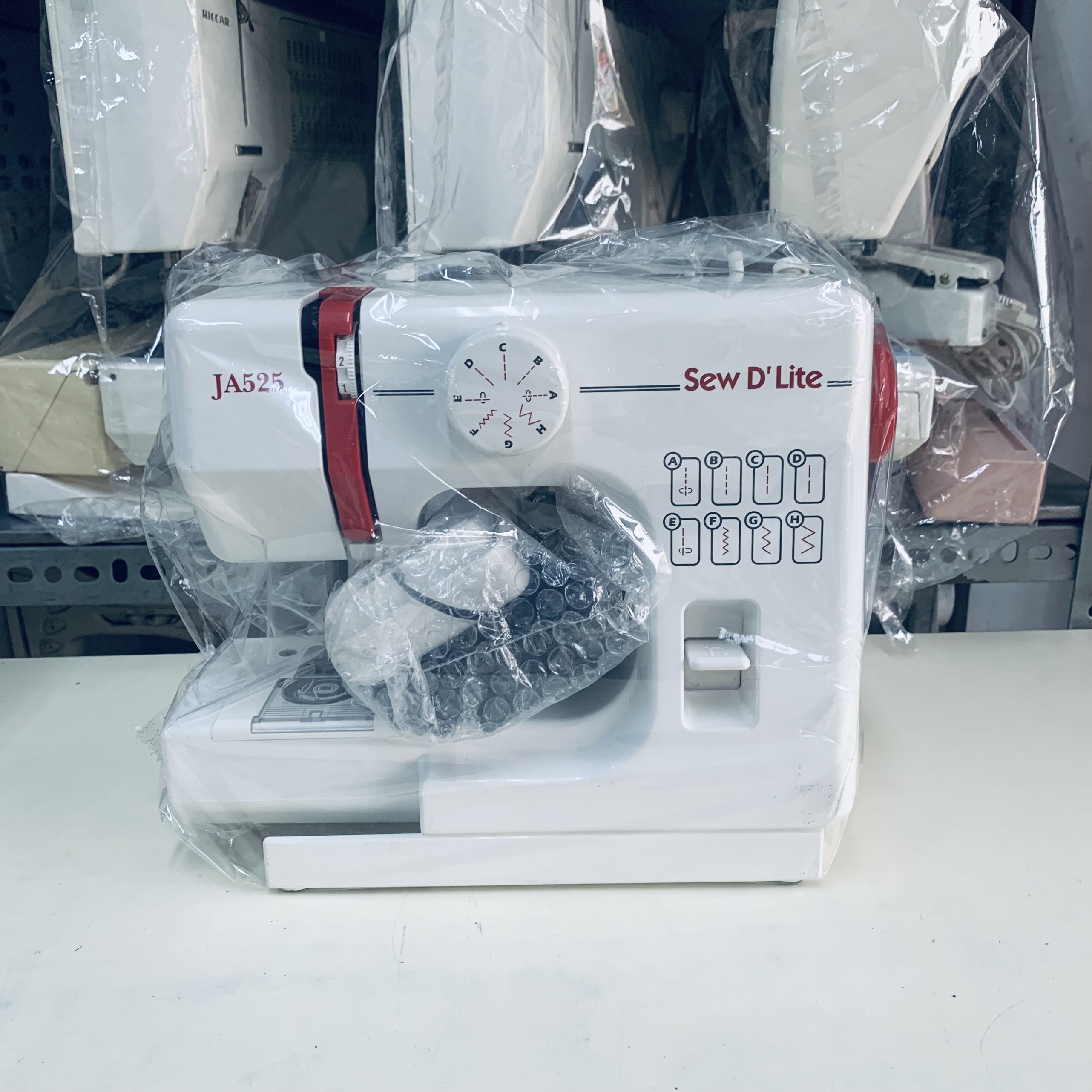 MÁY MAY MINI MINI nhẹ - tập may