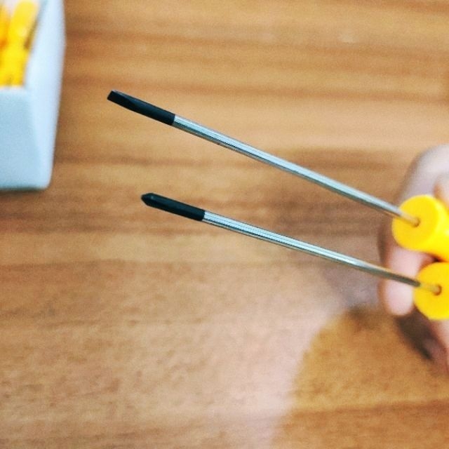 Tua vít mini 2mm (∅2 x 13cm)