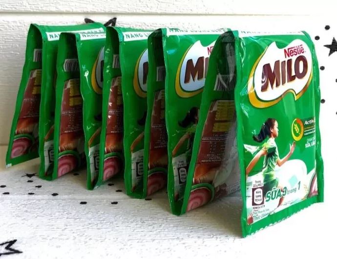 10 Packs Get 1 Pack Free_ 2 Strings of Milo Milo 3-in-1 Milk Barley Drink Powder (2 X 10 Packs X 22g)