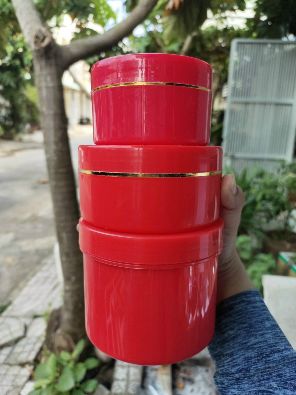 Hủ nhựa 100g 200g, 500g đựng kem body màu đỏ