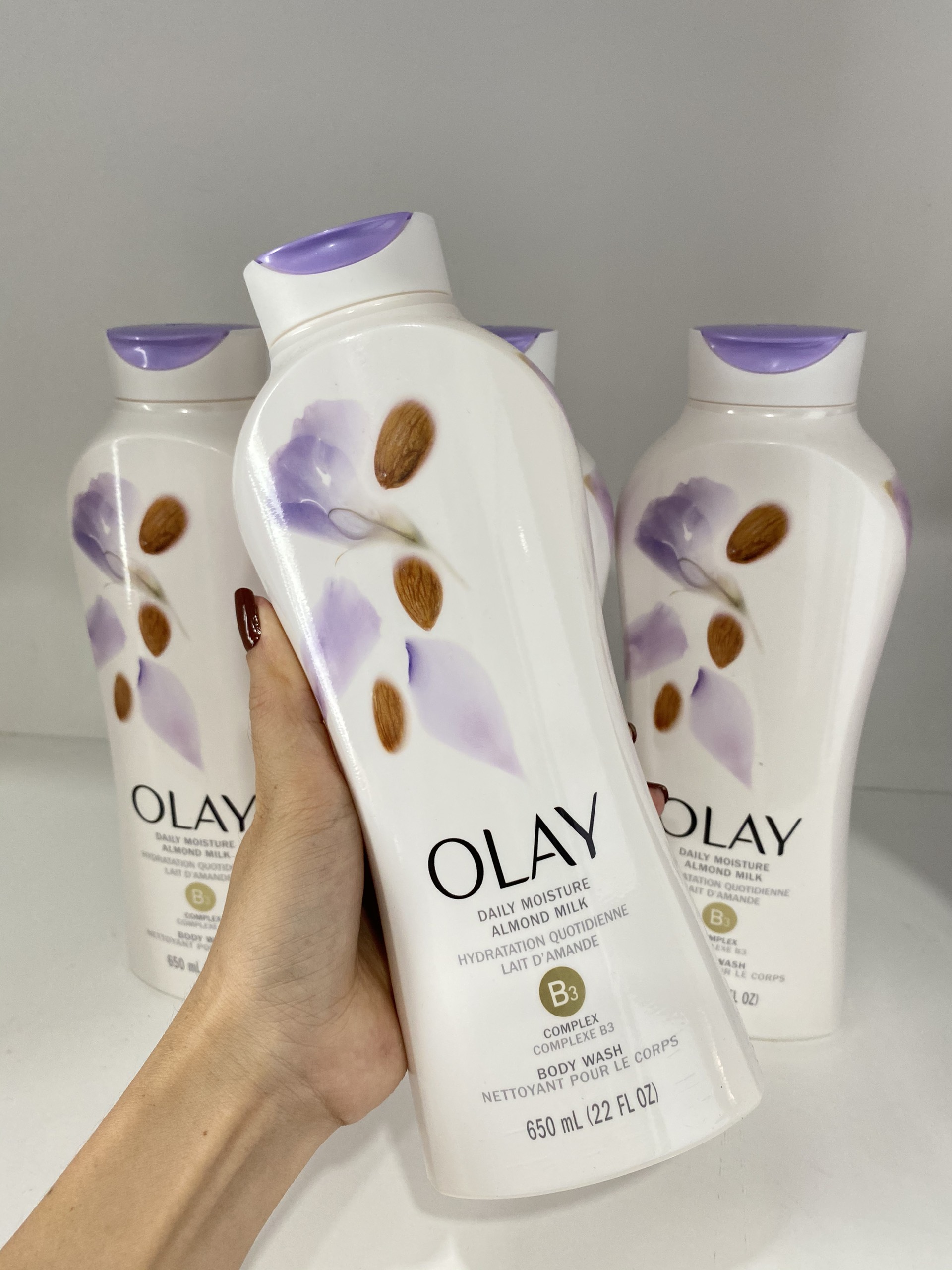 Sữa Tắm Dưỡng Ẩm OLAY - Sữa Hạnh Nhân 650ml
