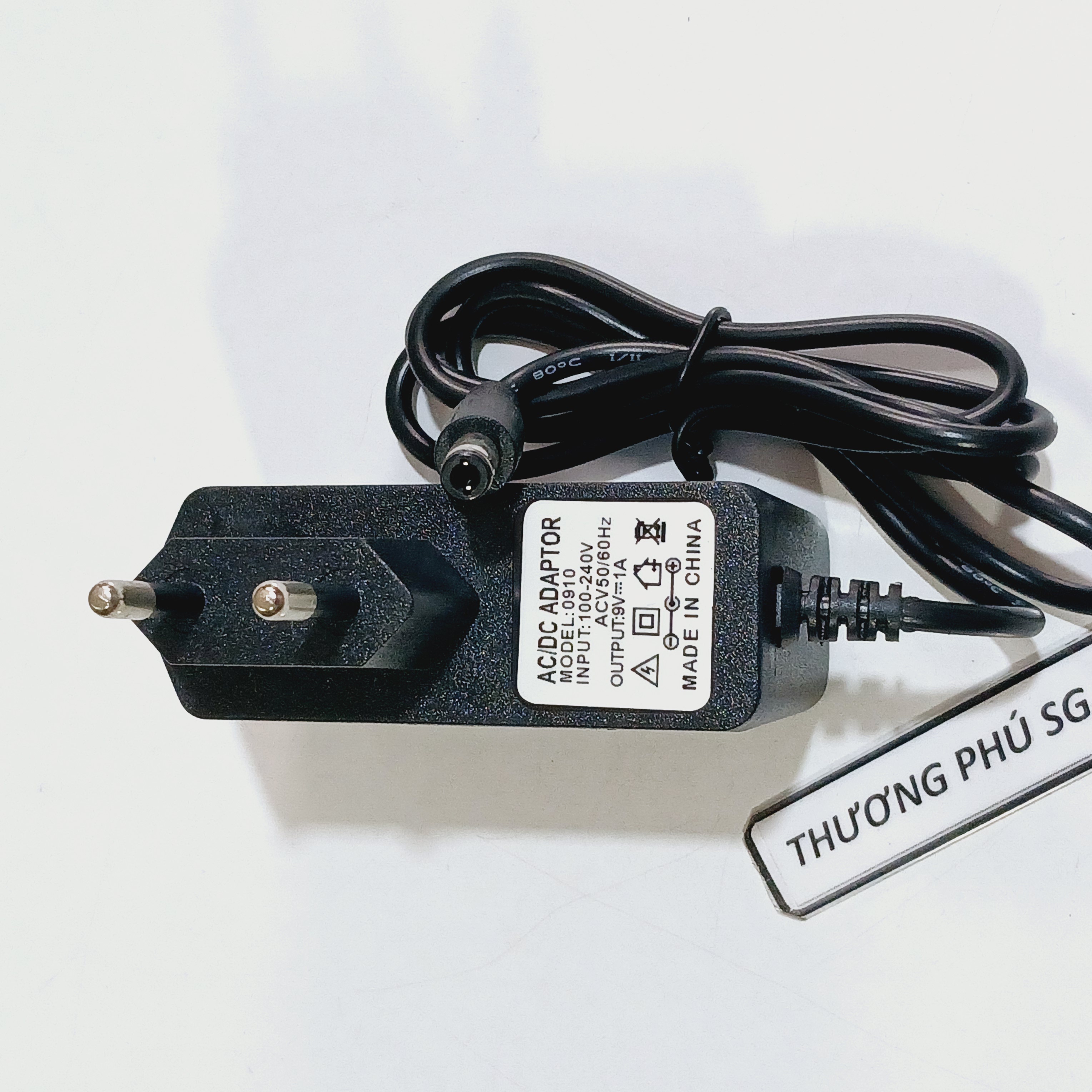 Adapter DC 9V - 1A / Đầu cắm 5.5mm x 2.1 -- 2.5mm (Cáp dài 1.5M)